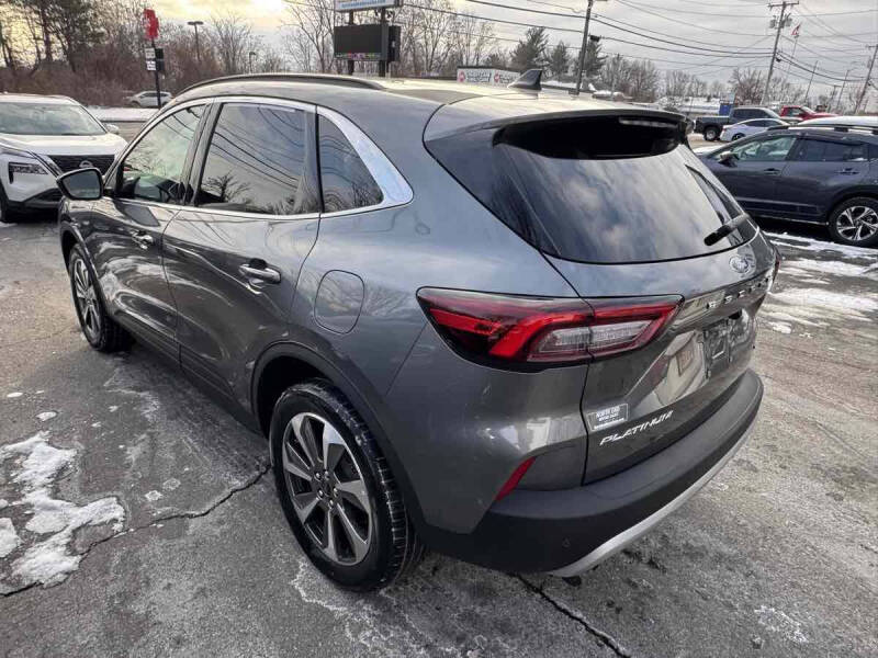 2024 Ford Escape Platinum