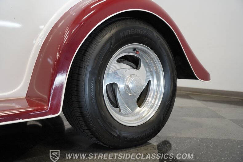 1933 Ford Victoria