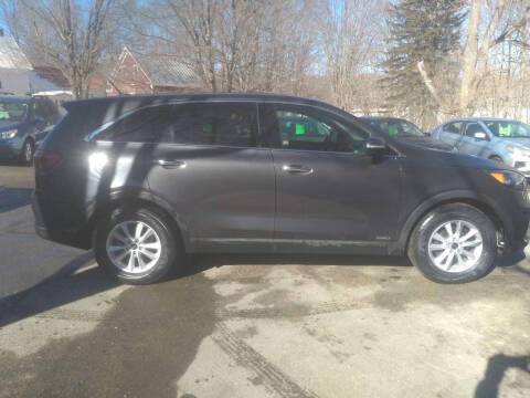 2019 Kia Sorento for sale at MICHAEL MOTORS in Farmington ME