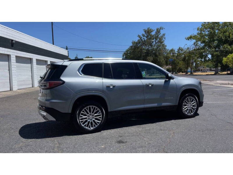 2025 GMC Acadia Denali