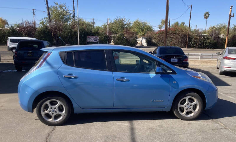 2011 Nissan LEAF SL photo 4