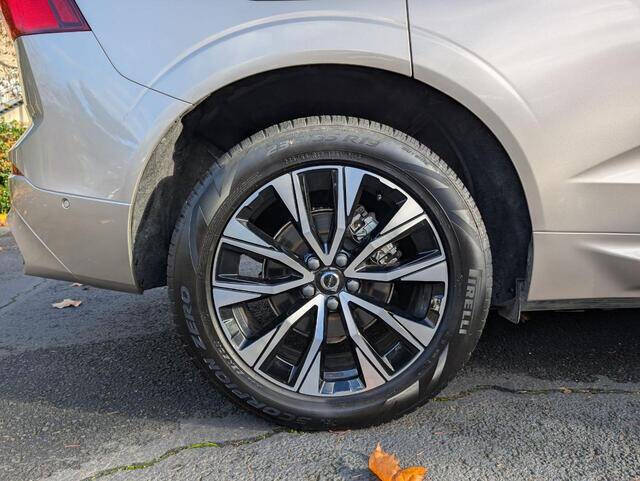 2025 Volvo XC60 B5 Plus Dark Theme