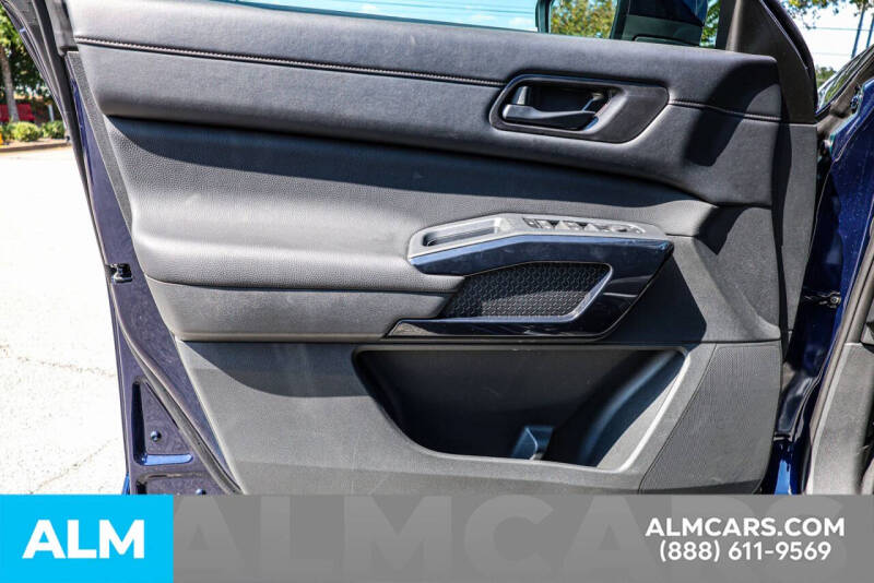 2024 Nissan Pathfinder SV