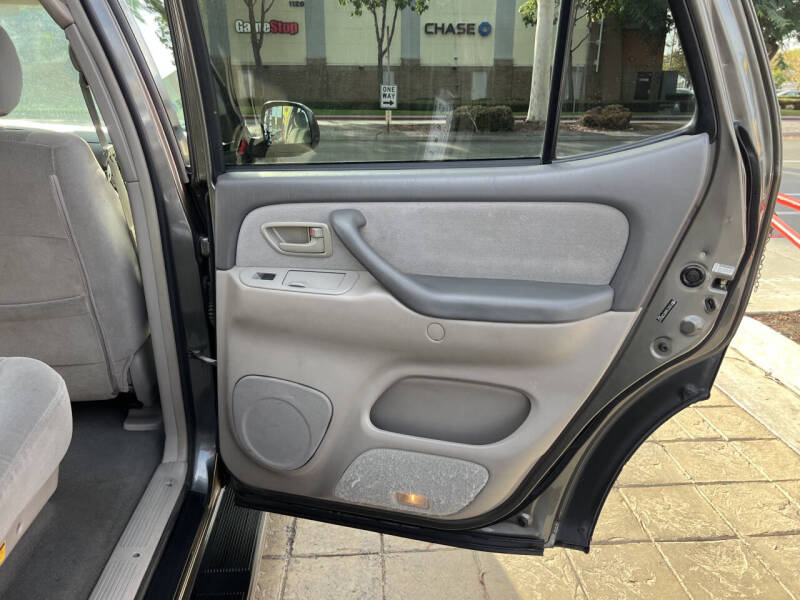 2007 Toyota Sequoia SR5