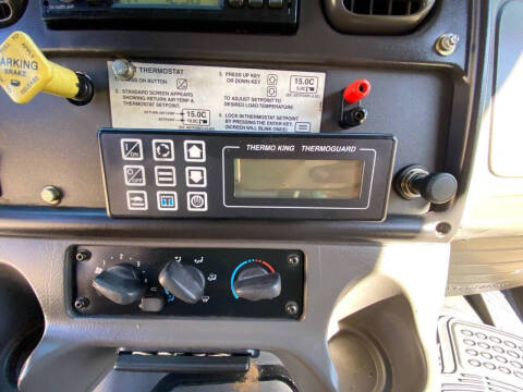 2005 Freightliner M2 106