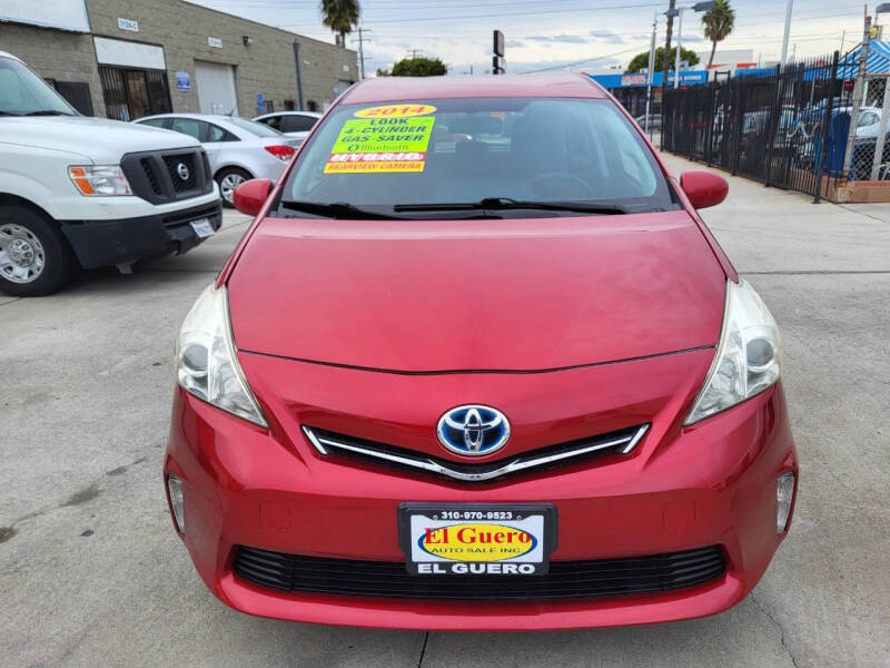 2014 Toyota Prius v Five