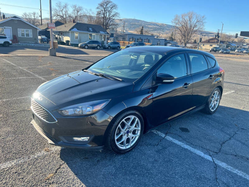 2015 Ford Focus SE photo 2