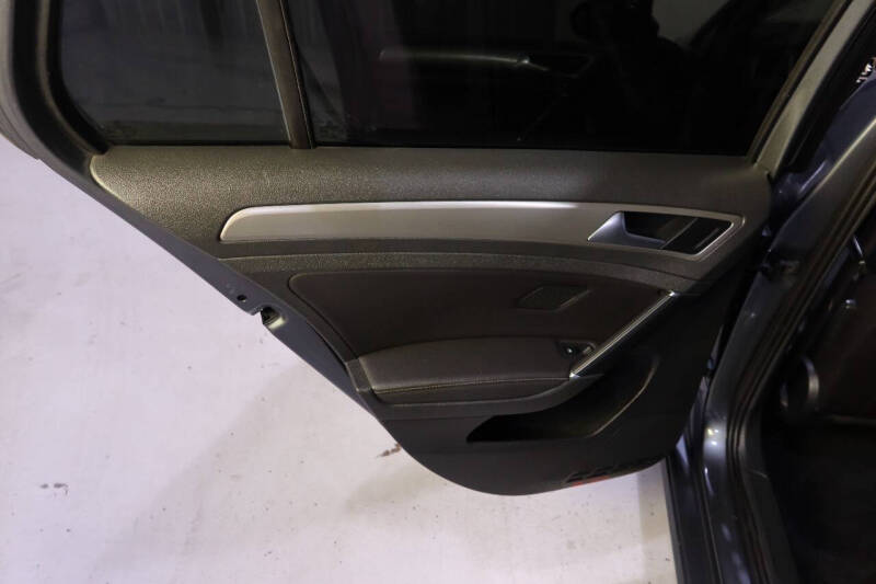 2015 Volkswagen Golf TDI S