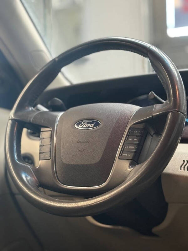 2012 Ford Taurus SEL