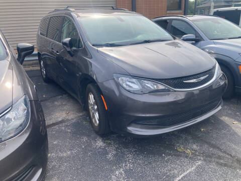 2021 Chrysler Voyager for sale at RT Auto Center in Quincy IL