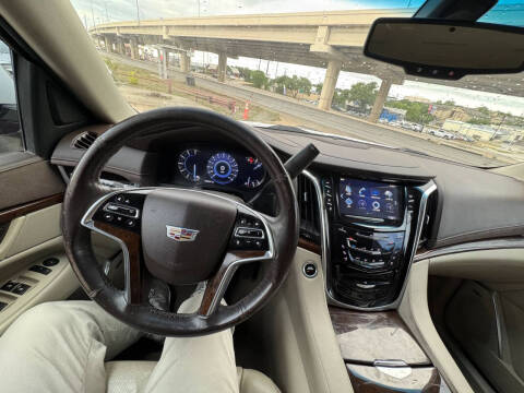 2017 Cadillac Escalade ESV Standard