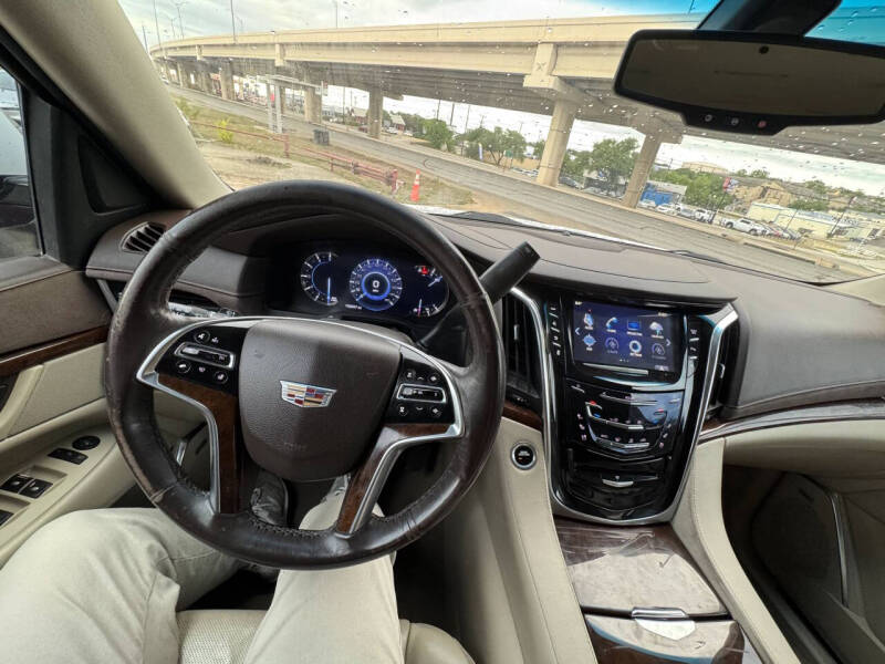 2017 Cadillac Escalade ESV Standard