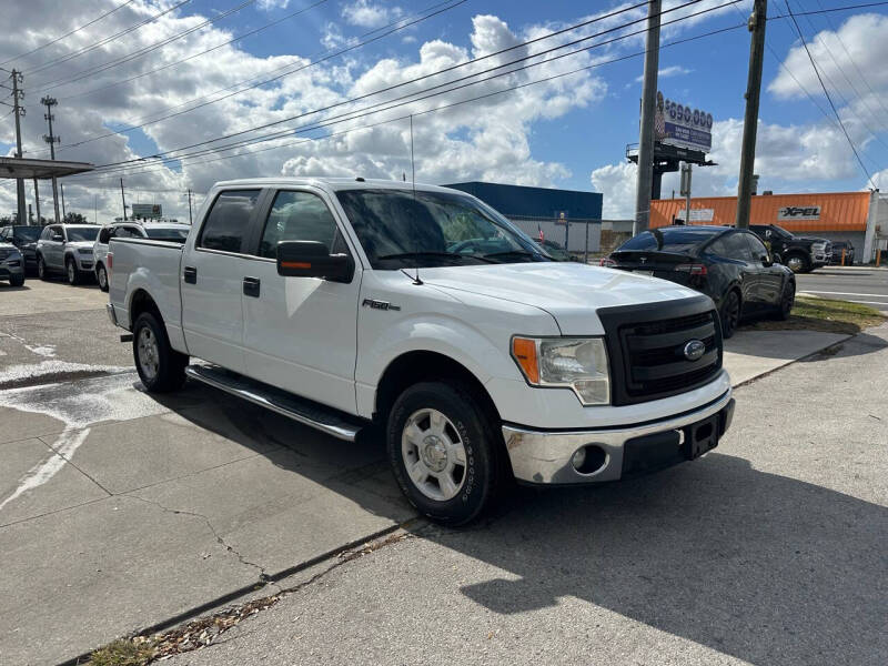 2010 Ford F-150 XLT photo 2