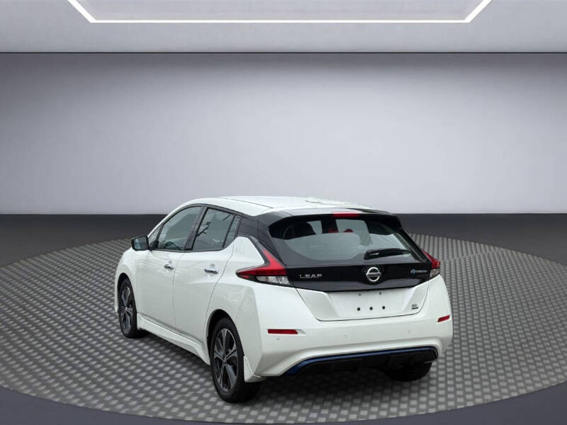 2022 Nissan LEAF SL PLUS