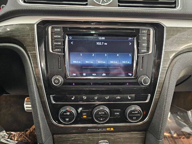 2016 Volkswagen Passat V6 SEL Premium