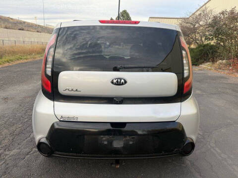 2016 Kia Soul +