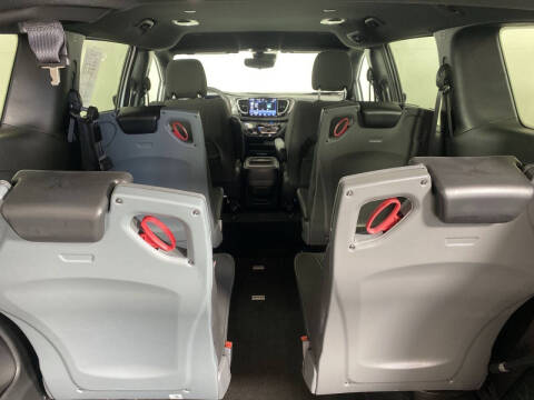 2024 Chrysler Pacifica Touring