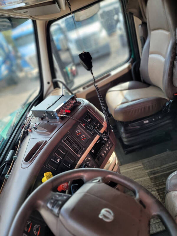 2016 Volvo VNL 730