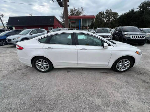 2014 Ford Fusion SE