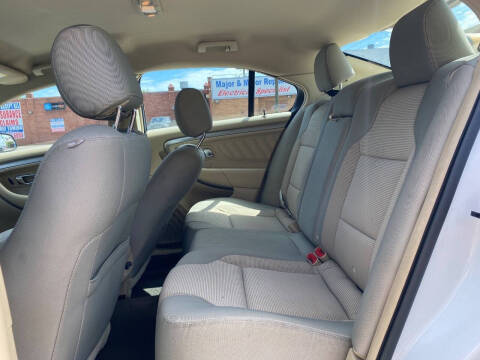 2013 Ford Taurus SEL
