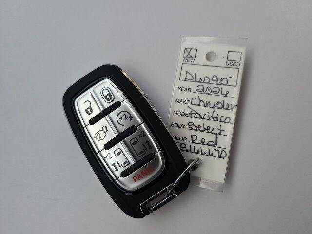 2026 Chrysler Pacifica Select