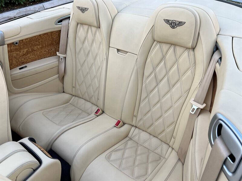 2015 Bentley Continental 31