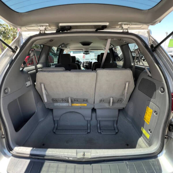 2004 Toyota Sienna