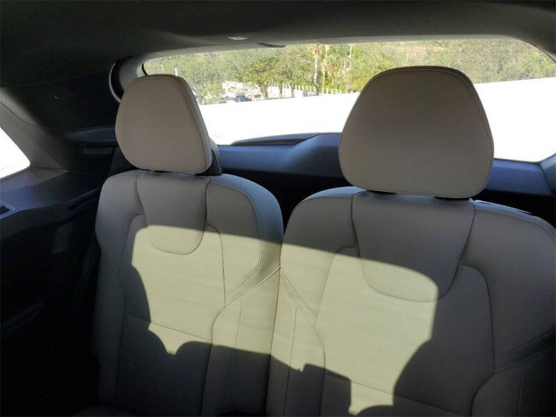 2025 Volvo XC90 B6 Core Bright Theme