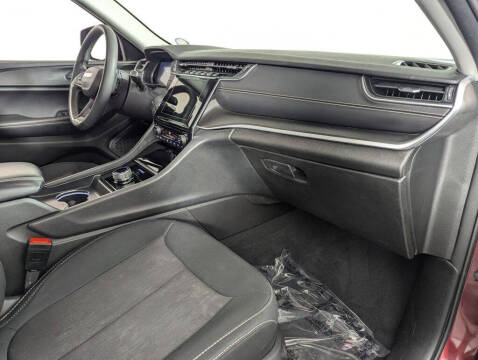 2024 Jeep Grand Cherokee Laredo