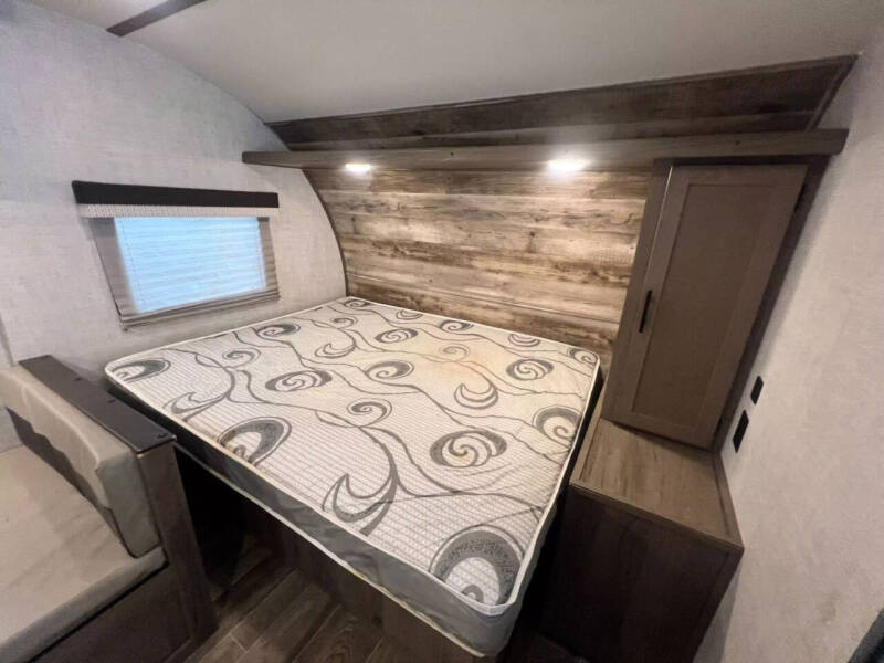 2021 Gulfstream Enlighten Super Lite