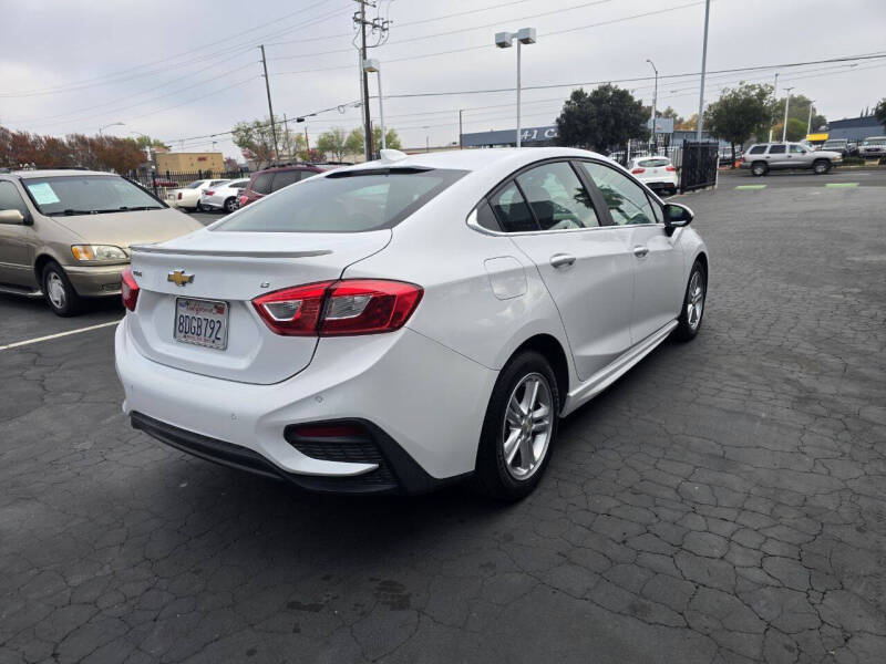 2018 Chevrolet Cruze LT Auto