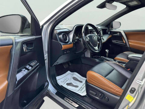2018 Toyota RAV4 SE