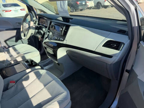 2012 Toyota Sienna