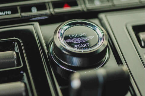 2025 Aston Martin DB12 V8