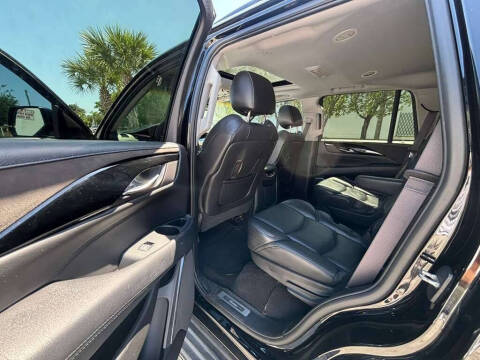 2017 Cadillac Escalade Luxury