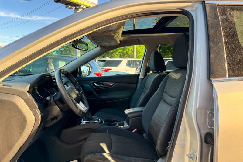 2017 Nissan Rogue SV
