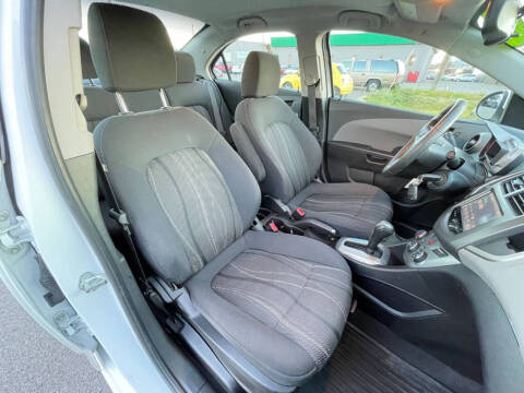 2016 Chevrolet Sonic LT Auto