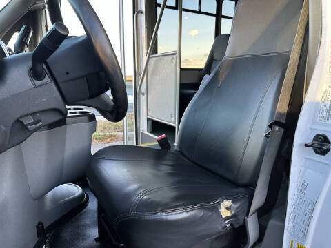 2023 Ford E-Series E-450 SD