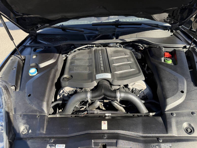 2016 Porsche Cayenne GTS