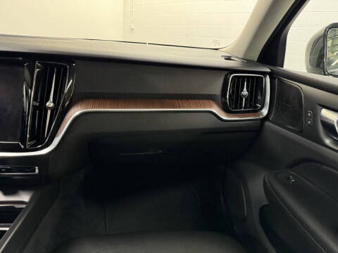 2024 Volvo S60 B5 Plus Dark Theme