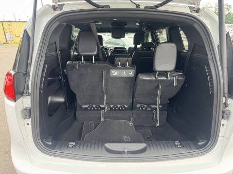 2020 Chrysler Pacifica Touring L