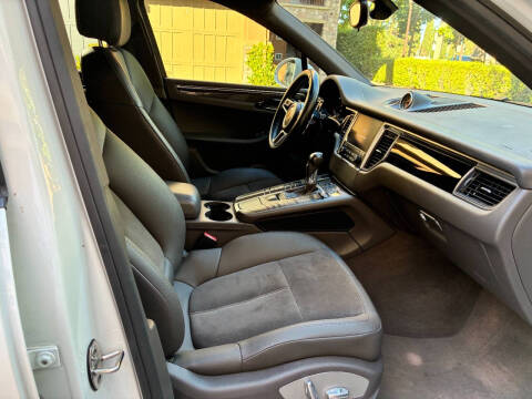 2017 Porsche Macan