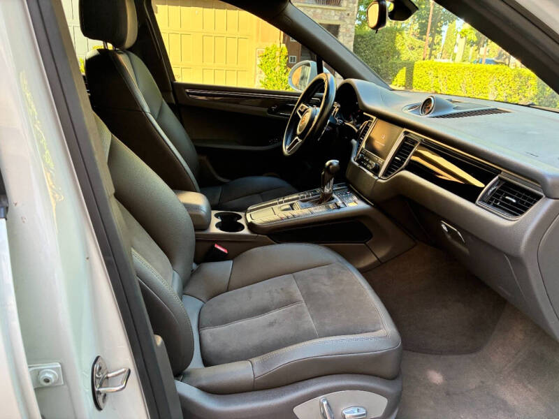 2017 Porsche Macan