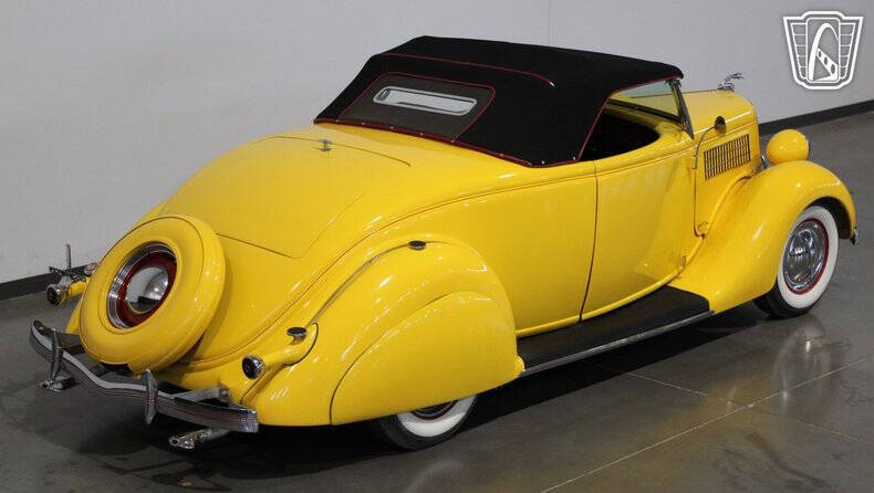 1935 Ford Deluxe