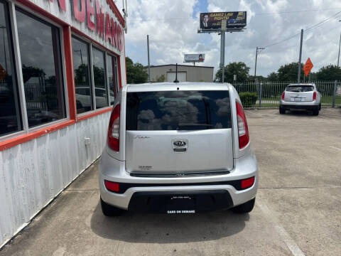 2012 Kia Soul +