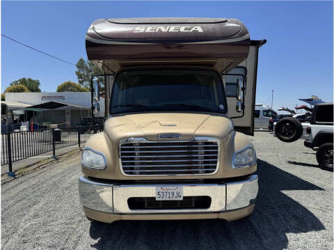 2013 Freightliner M2 106