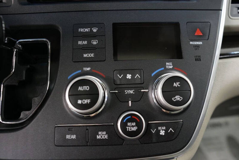 2016 Toyota Sienna