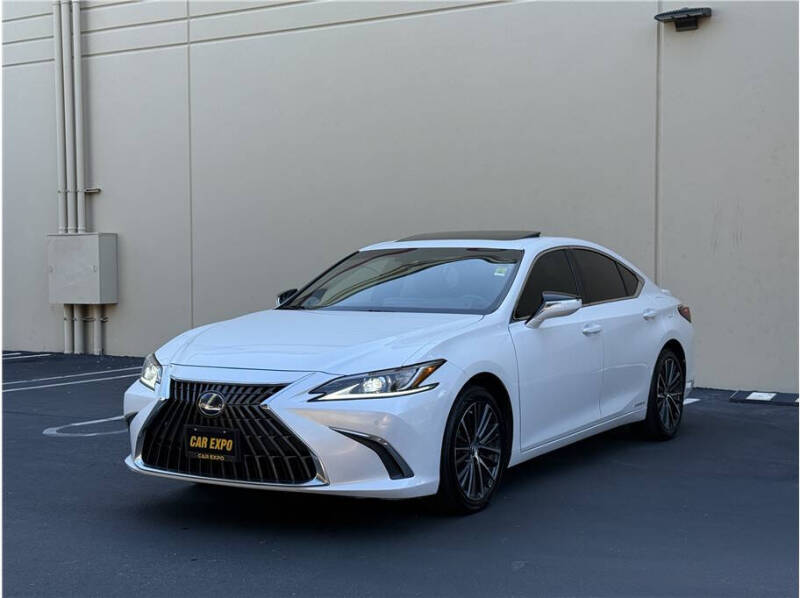 2022 Lexus ES 300h