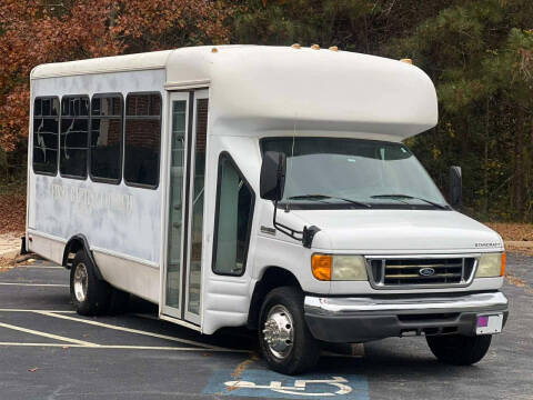 2006 Ford E-Series E-450 SD