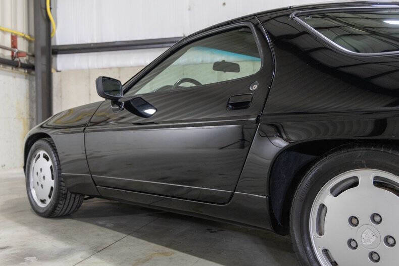 1987 Porsche 928 S4